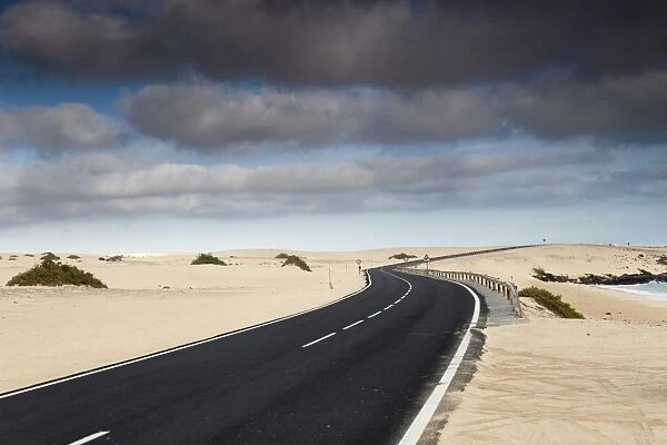 Road through sand dunes, Canary Islands F006  /  8644