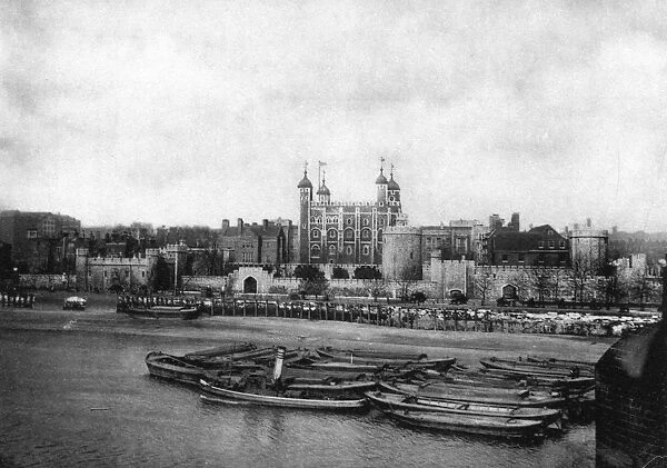 London  /  Tower  /  1890  /  Photo