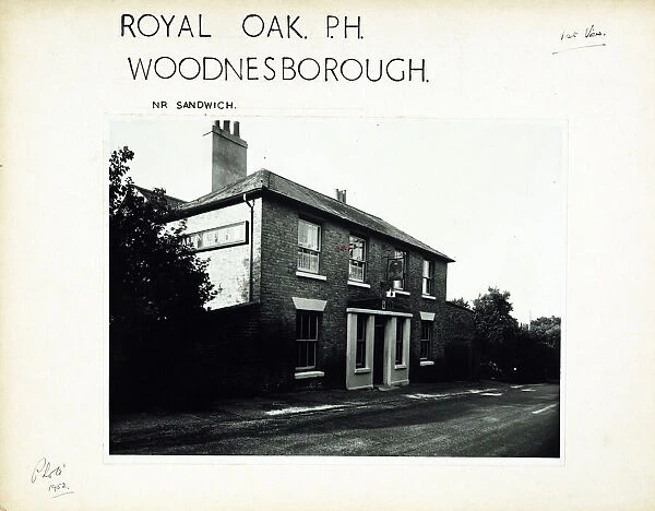 Photograph of Royal Oak PH, Sandwich, Kent