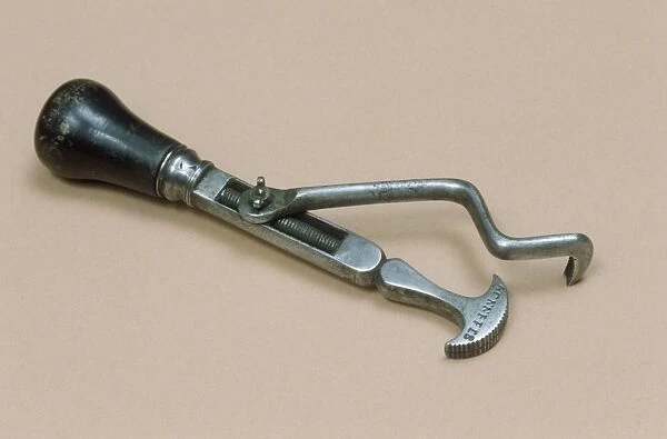 Pelican tooth extractor, circa 1750 C017  /  8382