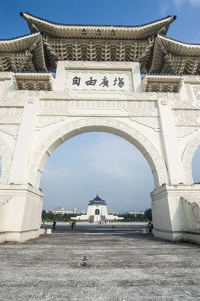 Huge gate in front of the Chiang Kai-Shek Memorial Hall, Taipei, Taiwan, Asia