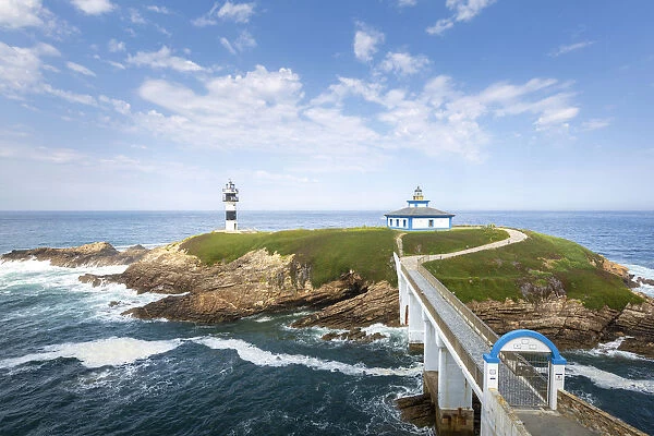 Spain, Galicia, Cantabrian coast, Ribadeo, Illa Plancha lighthouse
