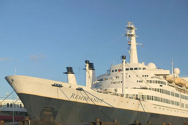 BAHAMAS-Grand Bahama Island-Freeport: Port of Freeport- Oceanliner Rembrandt