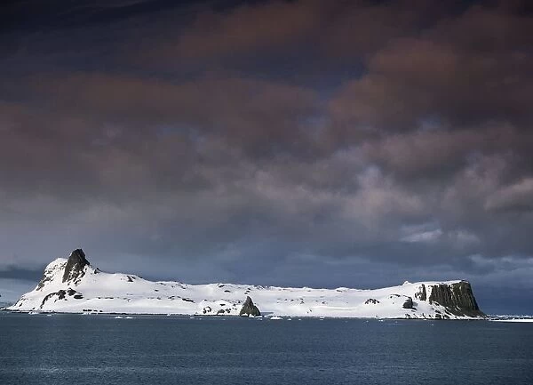 Antarctica, South Shetland Islands, Aitcho Island