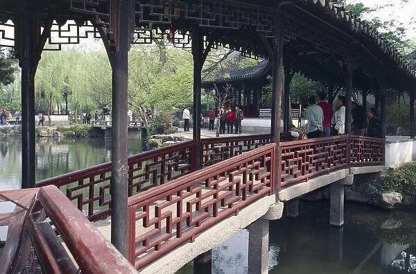 China, Jiangsu, Suzhou Master of Nets Garden (Wangshi Yuan), covered bridge