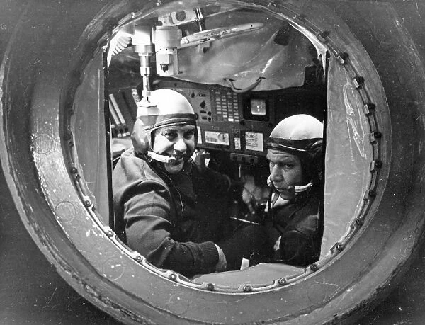 The crew of the soviet space mission soyuz 14 (l to r) commander pavel popovich and engineer yuri artyukhin during traing at the gagarin cosmonaut training center, july 1974