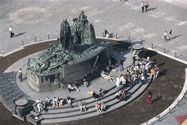 Czech Republic, Bohemia, Prague, Old Town (Stare Mesto), Old Town Square (Staromestske namesti), statue of Jan Hus