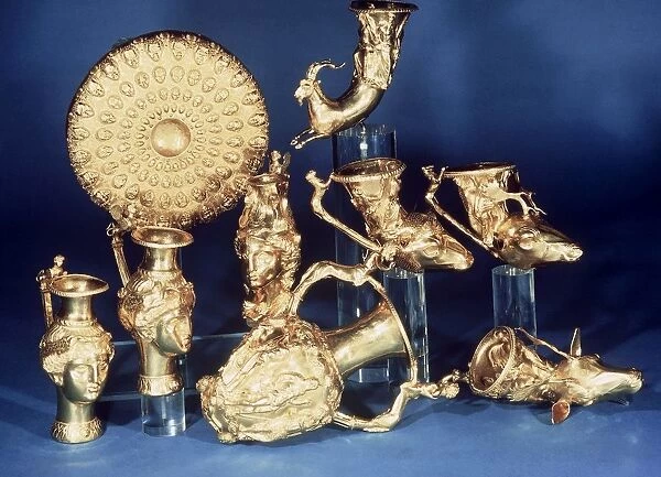 Europe, Bulgaria, The Panagjuriste treasure, embossed gold