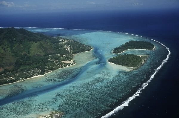 French Polynesia, Society Islands, Windward Island, Moorea, Hauru Point, Motu Fareone Island, Tiahura Island, Aerial view of island coastline
