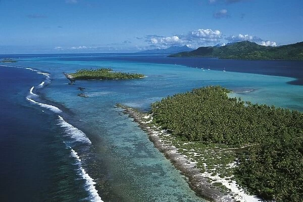 French Polynesia, Society Islands, Leeward Islands, Tahaa, Tuuvahine Lagoon