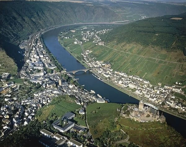 Germany, Rhineland-Palatinate, Aerial view of river Moselle and Cochem Castle