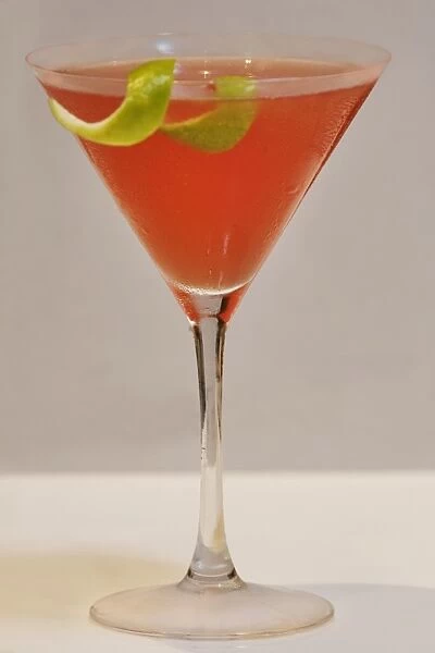 Glass of Piscopolitan, a cocktail with Pisco liquor