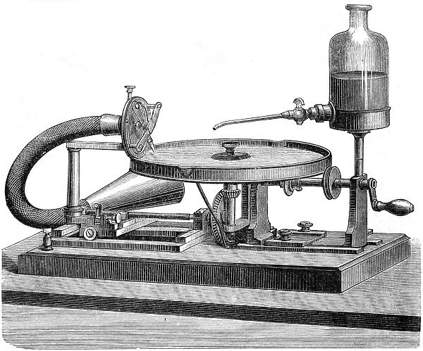 Hand-powered Berliner Gramophone (1887). Engraving