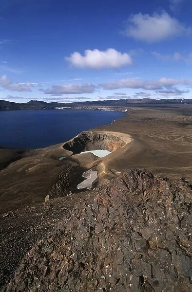 Iceland, Sudur-Thingeyjarsysla Region, Askja volcano, Viti crater and lake Oskjuvain in background