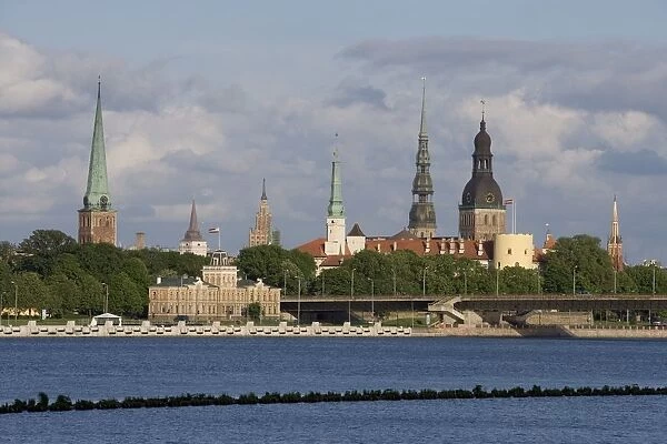 Latvia, Vidzeme Region, Rigas old town across Western Dvina (Daugava) River