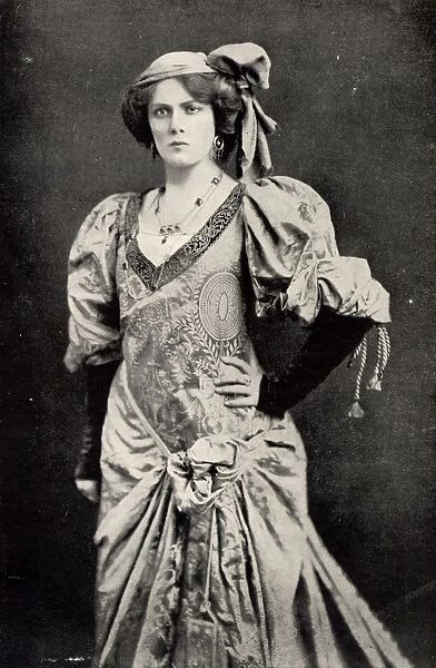 Lily Brayton (1876-1953) English actress. Made her debut in 1896 in Frank Bensons company