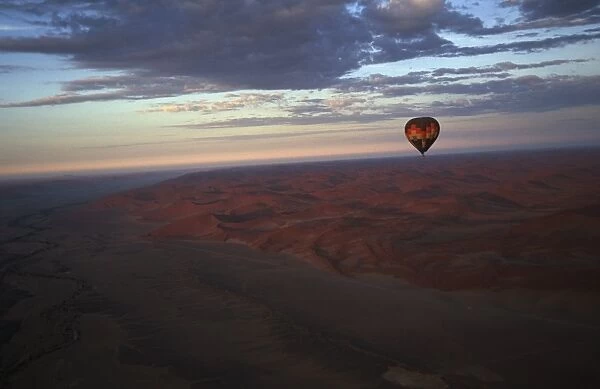 Namibia, Namib Naukluft Park, balloon flight over the desert, sunrise