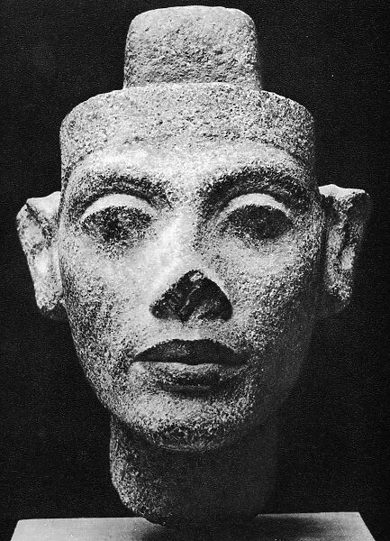Nefertiti 14th century BC, queen consort of Akenaton (Akhenaten) the heretic pharaoh
