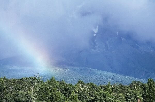 New Zealand, North Island, New Plymouth, Rainbow on Egmont Volcano