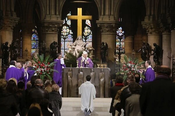 Paris archbishop Andrate Vingt-Trois saying mass at Notre Dame Cathedral