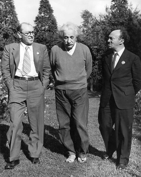 Poet itzik feffer and solomon mikhoels of the moscow state jewish theater, meeting with albert einstein who is to chair a jewish anti-fascist committee event in new york, the largest pro-soviet rally ever held in the united states, july 1943, during their fund-raising trip to the united states in 1943