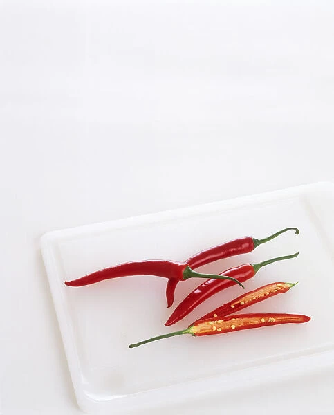 Red chillies, whole and halved