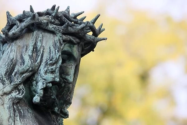 Sculpture depicting Christ wearing a crown of thorns