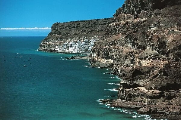 Spain, Canary Island, Gran Canaria, Puerto de Mogan, cliffs