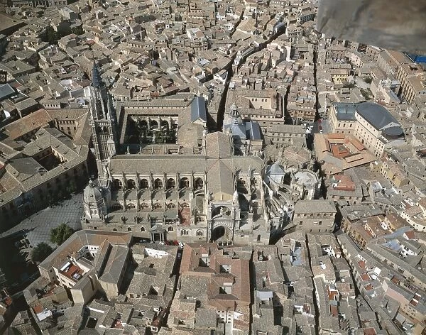 Spain, Castilla-La Mancha, Aerial view of Toledo with Toledo Cathedral