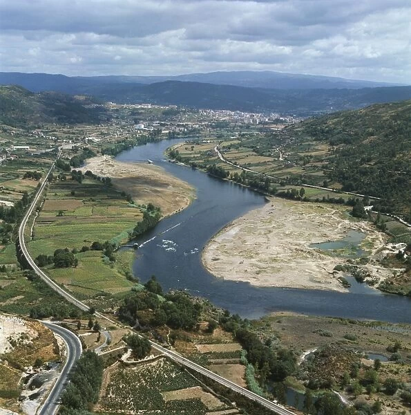Spain, Galicia, Ourense, Aerial view of Rio Mino