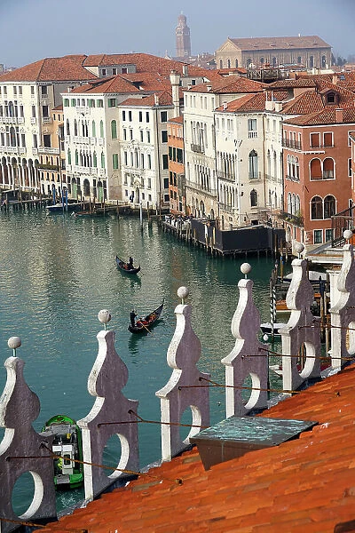 The terrace of the Fontego dei Tedeschi, in the San Marco district overlooking the Grand Canal, near the Rialto Bridge, the most important shopping center in Venice, Veneto, Italy, Europe