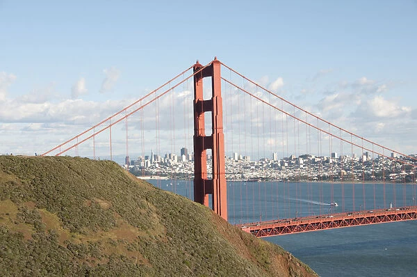 USA, California, San Francisco, Golden Gate Bridge, from Conzelman Road in Marin County