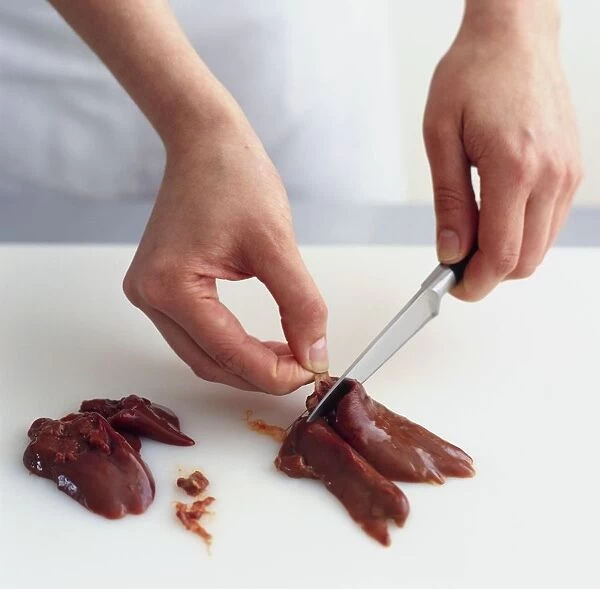 Using kichen knife to cut raw chicken livers