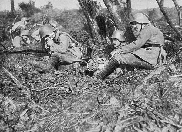 World War I 1914-1918: German field telephone unit on the Somme, France, 1916. Warfare