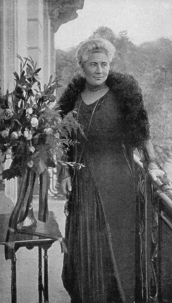 World War I 1914-1918: Madame Carton de Wiart, wife of the Belgian Minister of Justice