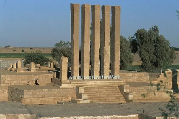 Yemen, Ma rib, Temple of Moon God (Arsh Bilqis)