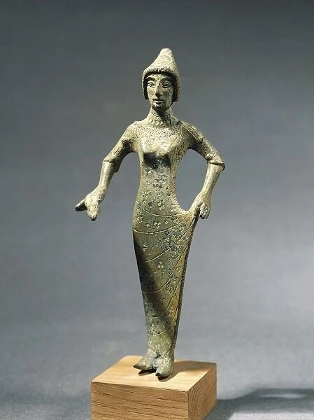 Young woman, bronze