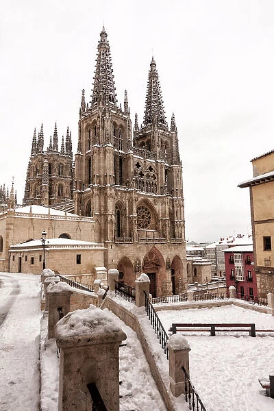 Burgos. Cathedral covered in snow
