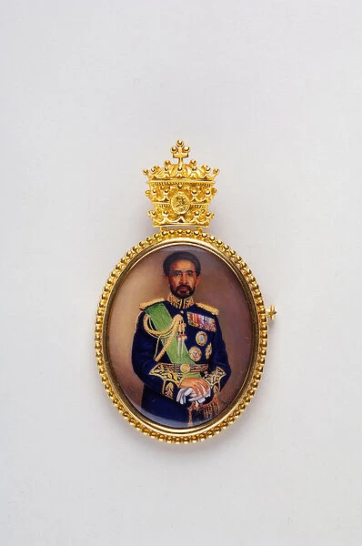 Ethiopia - Order of the Seal of Solomon: emblem with the portrait of Haile Selassie 1st