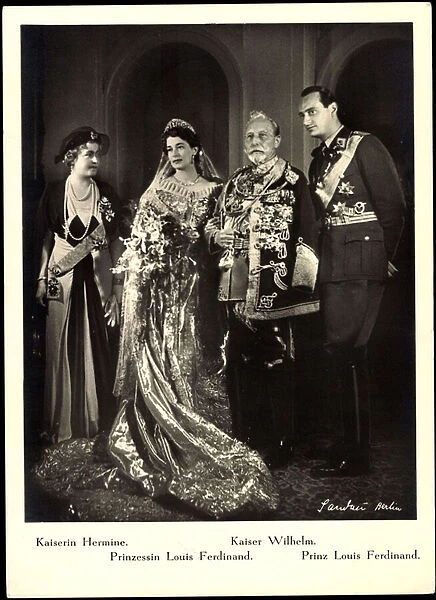 Kaiserin Hermine, Kaiser Wilhelm II, Prince and Princess Louis Ferdinand (b  /  w photo)