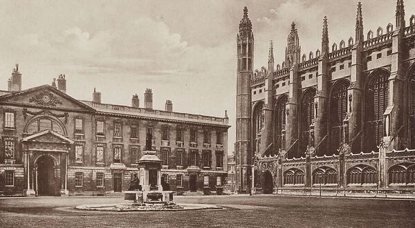 Kings College, First Court, Cambridge (b  /  w photo)