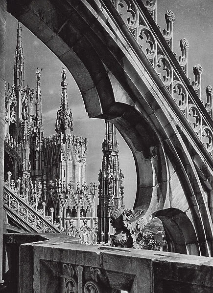 Milano, Sul tetto del Duomo; Milan, On the roof of the Cathedral (b  /  w photo)