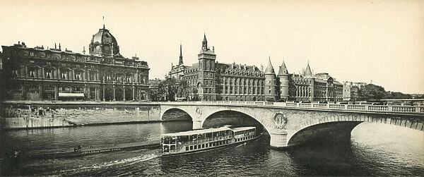 Paris, La Conciergerie et la Tribunal de Commerce, The Conciergerie and Court of Trade (b  /  w photo)