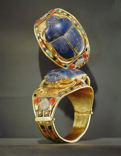 Scarab bracelet, from the Tomb of Tutankhamun, New Kingdom (gold & lapis lazuli)