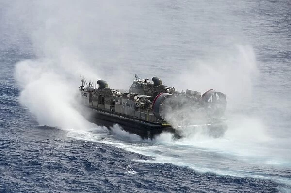 A landing craft air cushion transits the Pacific Ocean