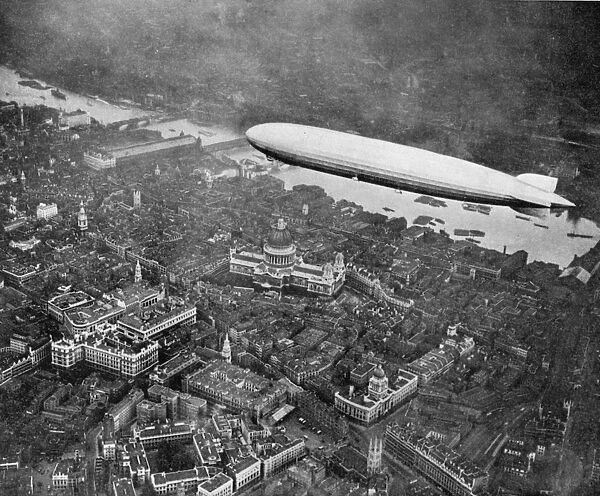The airship Graf Zepplin over London, August 1931 (1936)