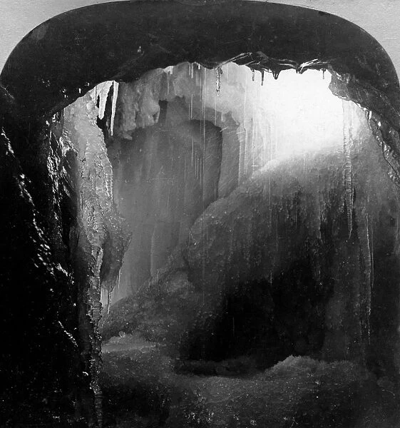 Horseshoe Grotto, Niagara Falls, USA. Artist: The Fine Art Photographers Co