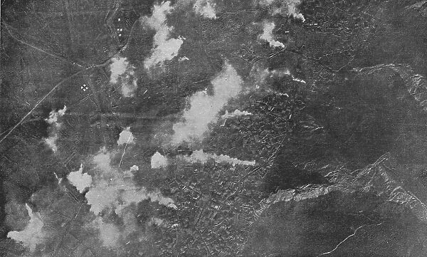 L'Aviation Francaise sur le front Macedonien; un des bombardements de la ville de Petritch, 1916 Creator: Unknown