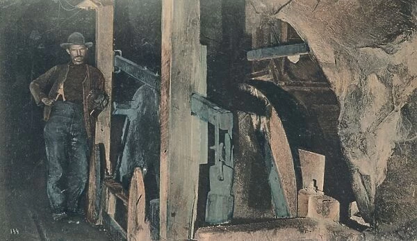 In a Rand Mine - An end Tipler, early 20th century. Creator: Unknown