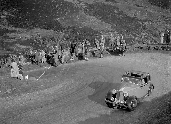 Rover 4-door saloon of WA Gilmour at the RSAC Scottish Rally, Devils Elbow, Glenshee, 1934